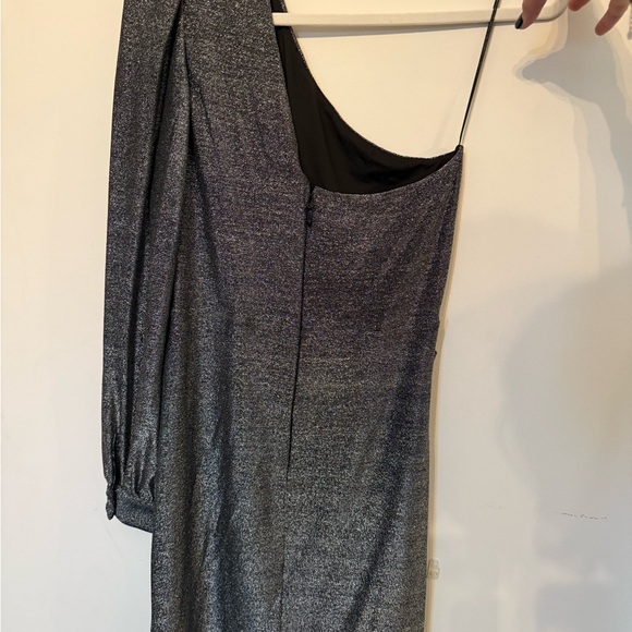Elegant One-Shoulder Metallic Dress - Picture 2 of 3